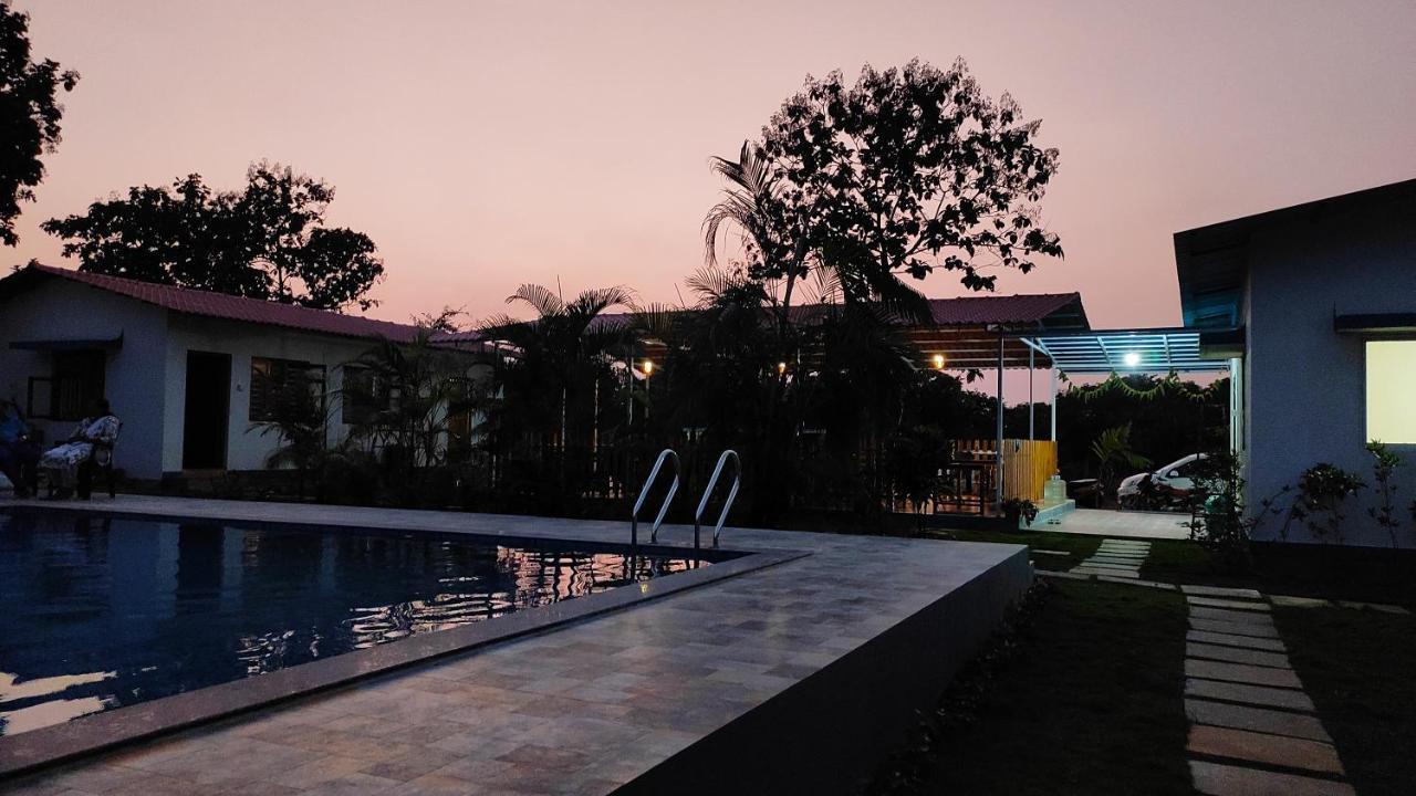 Hotel Mohor Retreat Alibaug Esterno foto