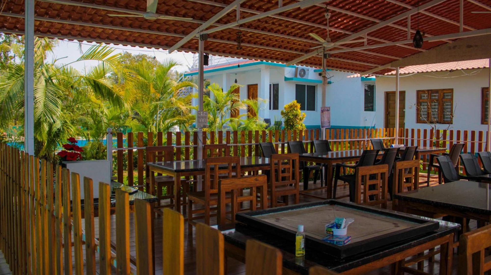 Hotel Mohor Retreat Alibaug Esterno foto